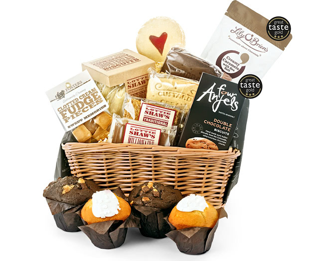 Muffin, Flapjack & Sweet Share Basket